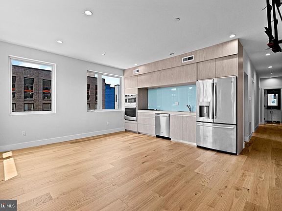 4th image of 1405 Frankford 21 Ave #311