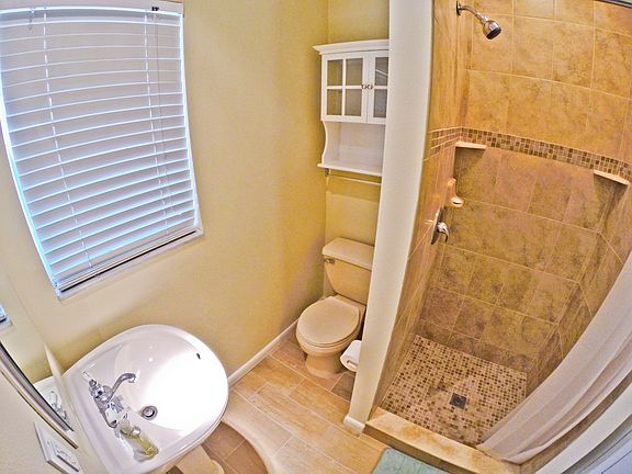 Designer Bathroom & Shower!!