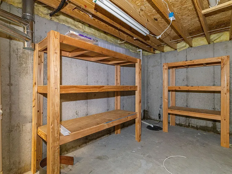 6593 Buckingham Palace Dr — Photo 47