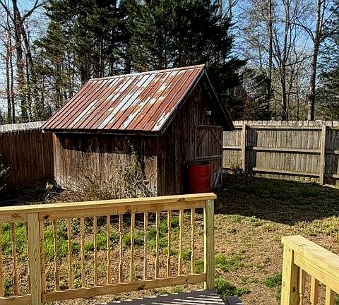 5th image of 128 Pheasant Rd