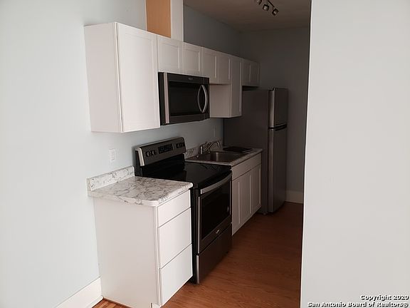 5th image of 1120 W Woodlawn Ave #5