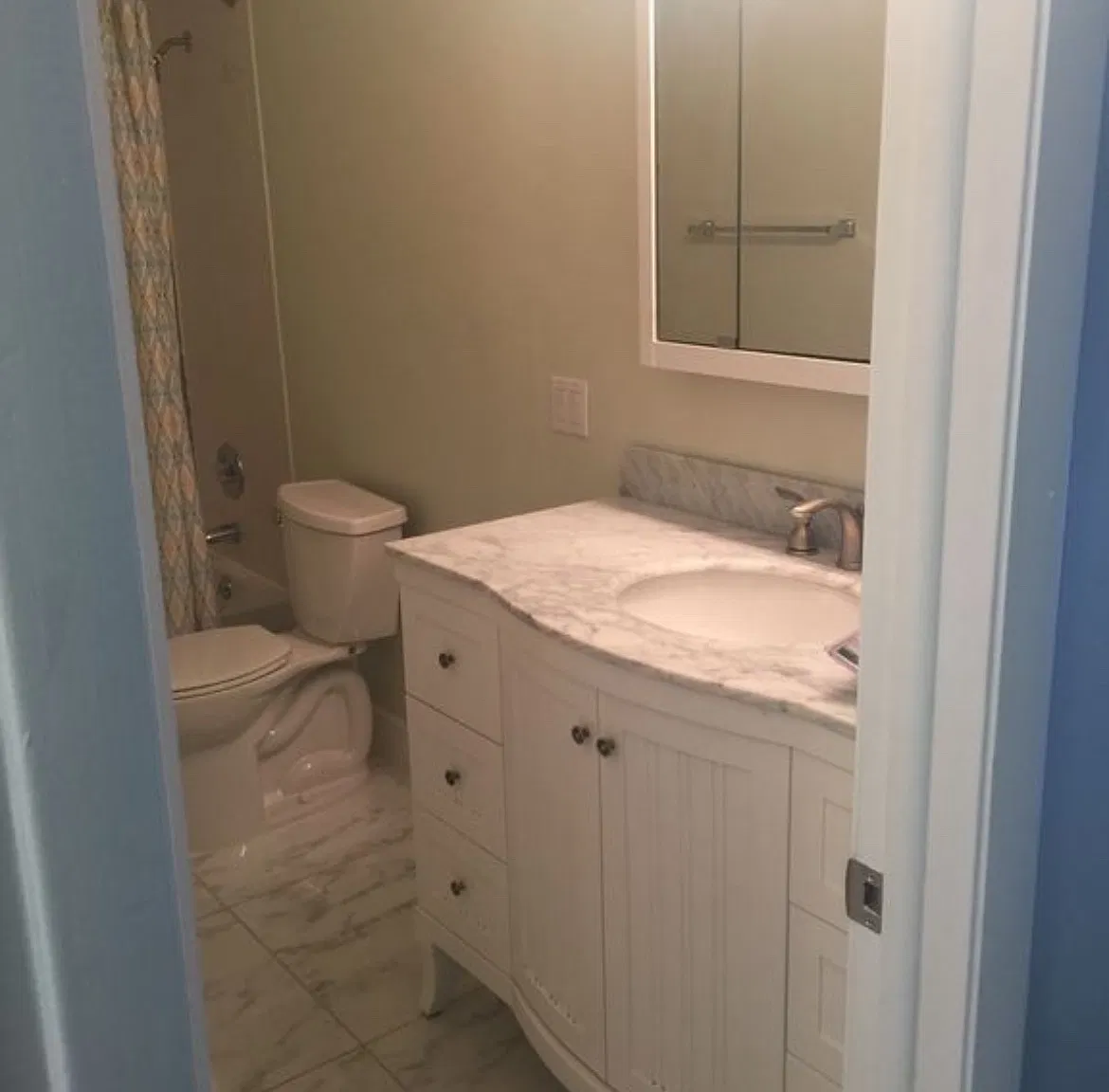 3 bed, 1555 sqft, $2,450 — Photo 4