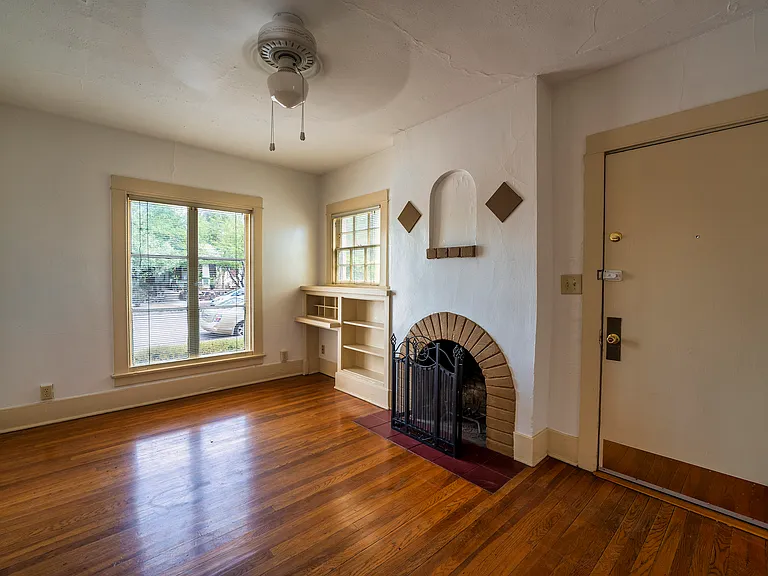 210 E 2nd St #4 — Photo 7