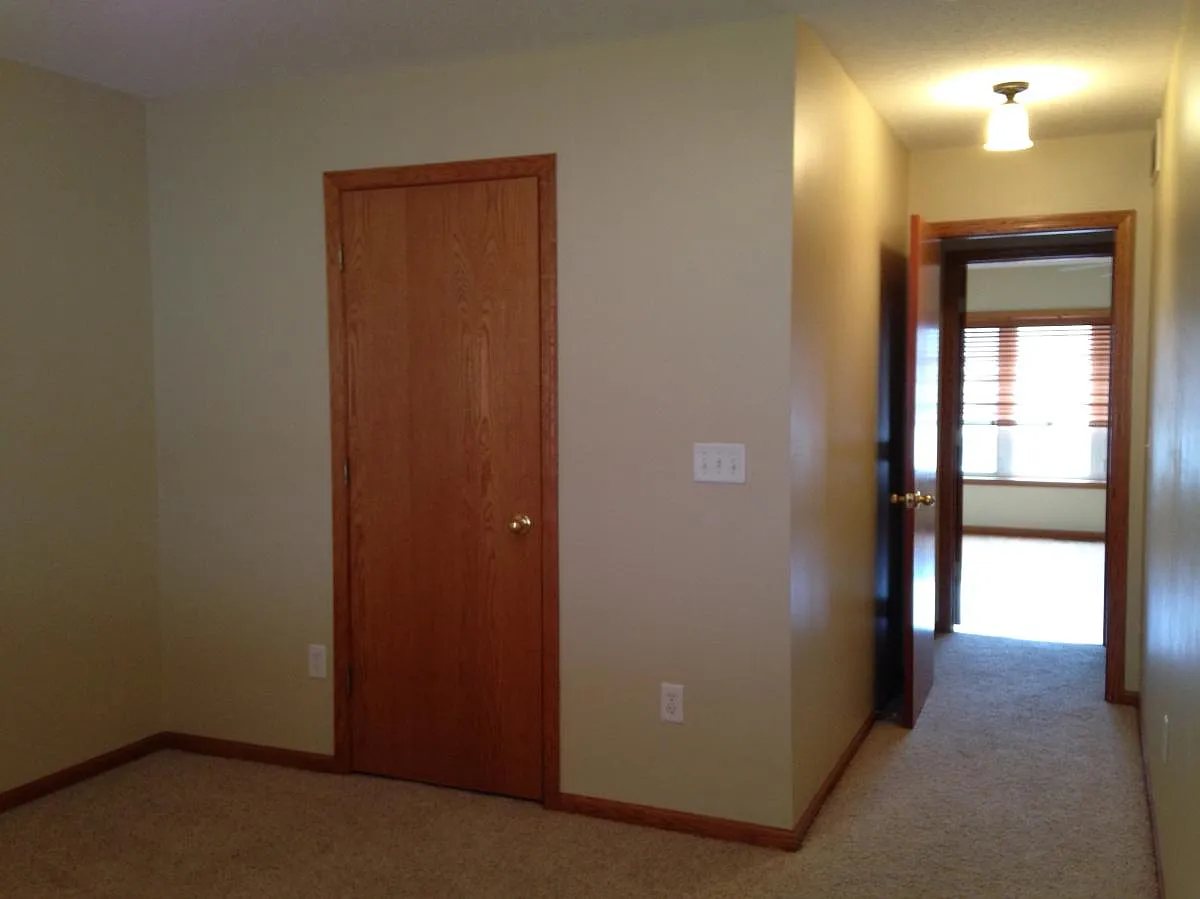3 bed, 2.5 bath, 1826 sqft, $1,970 — Photo 3