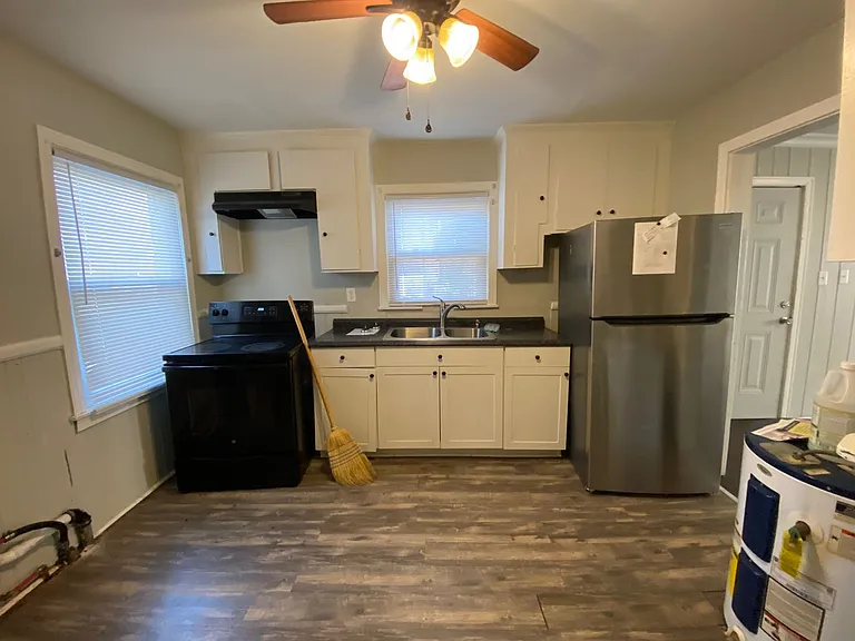1425 Remount Rd — Photo 17