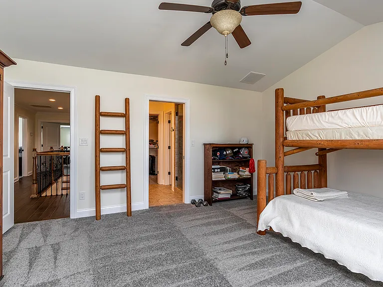 3336 Beacon St — Photo 25