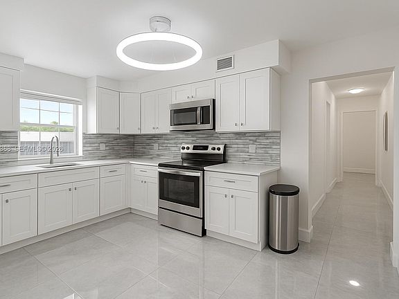 4th image of 10241 Dominican Dr