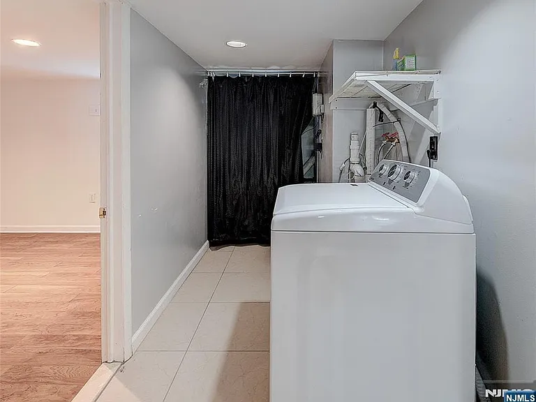 33 Fournier Cres — Photo 18