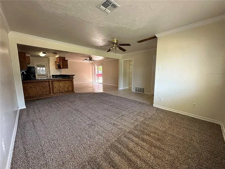 111 Driftwood Dr — Photo 4