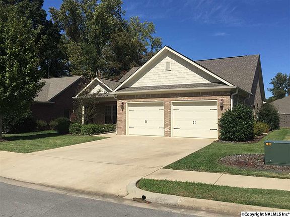3rd image of 2403 Habersham Dr SE