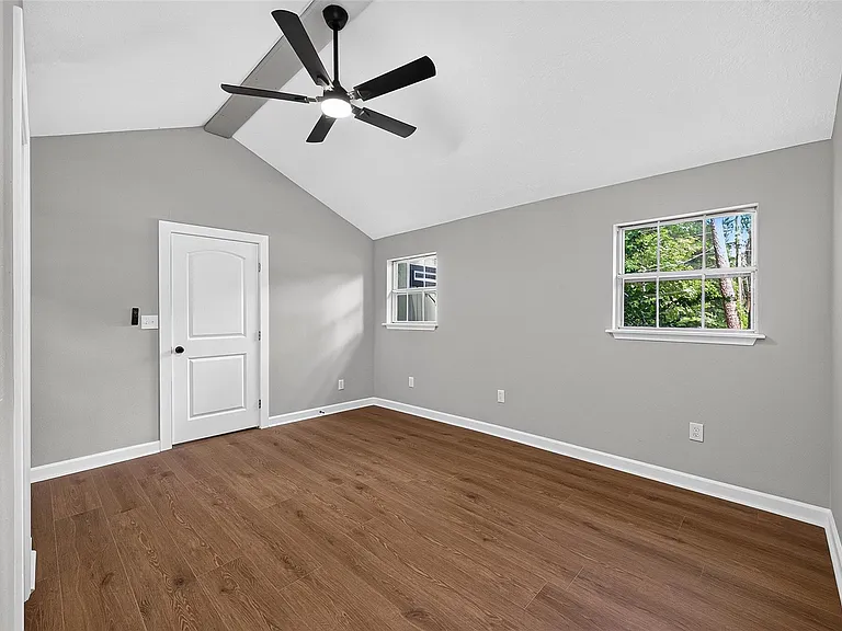 5693 Cessna Dr — Photo 22