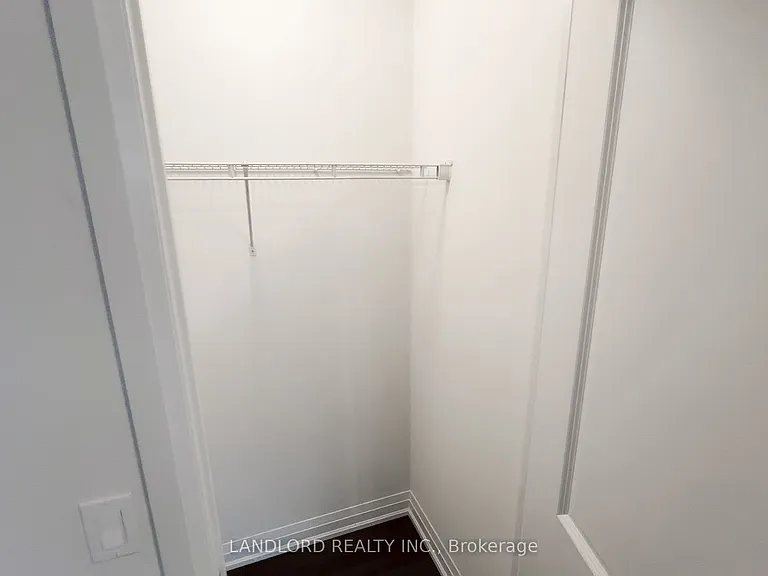 10 Meadowglen Pl #1202 — Photo 13