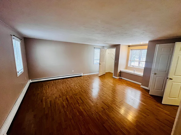 44 Livingston Dr #1 — Photo 8