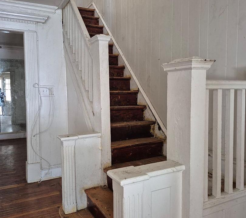 1st image of 5907 Chester Ave