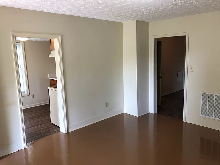 134 E Oak Hill Ave #2 — Photo 2