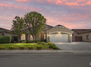 5215 Lomica Ln, Bakersfield, CA 93313