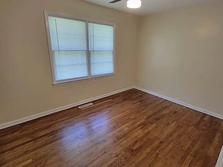 2145 Mitchell St — Photo 4