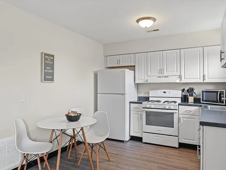 202 Nicholas Dr #B — Photo 22