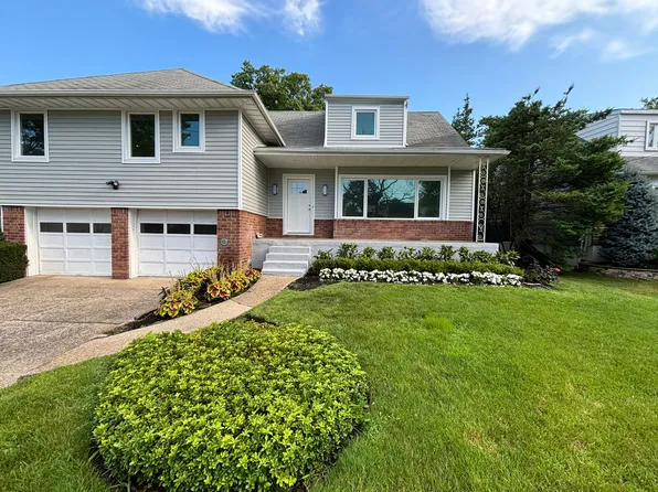 890 Carol Ct, Woodmere, NY 11598