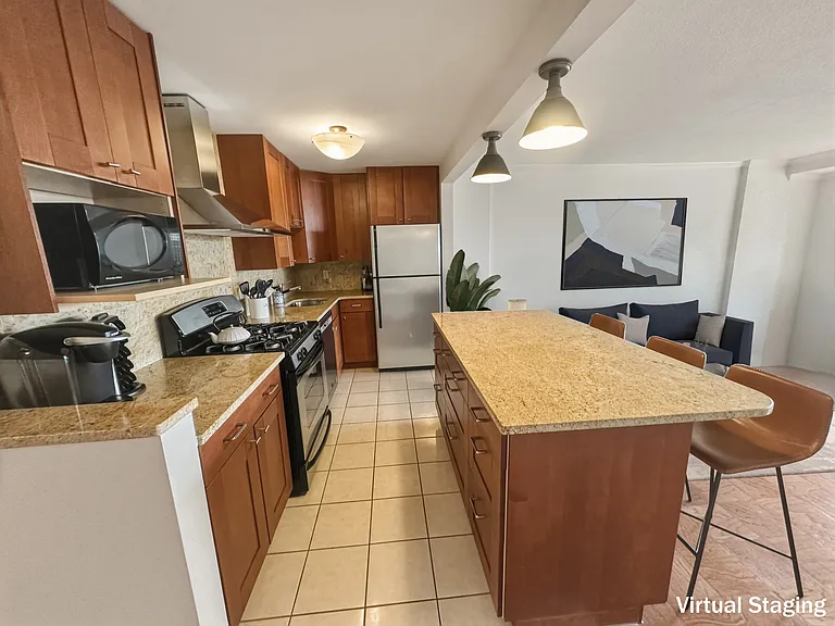 9 Hawthorne Pl #10G — Photo 1