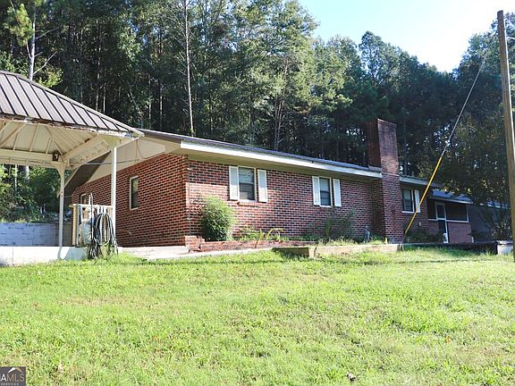 3rd image of 1055 Mountain View Rd