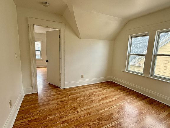 3rd image of 200 6th St #3