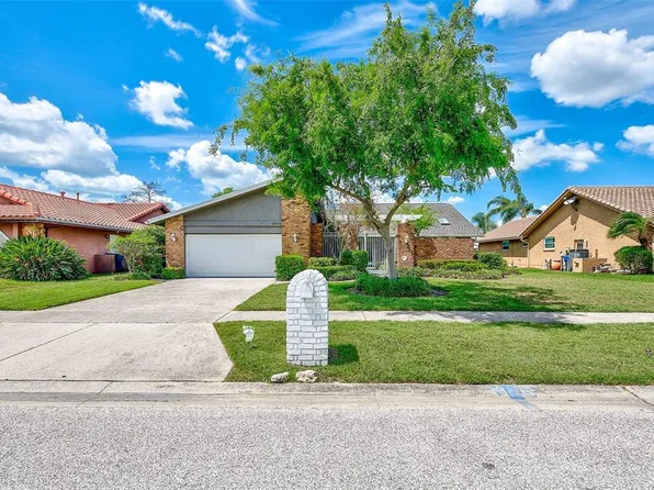 10976 Harborside Dr, Largo, FL 33773