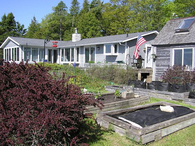 1st image of 1032 Hemlock Dr