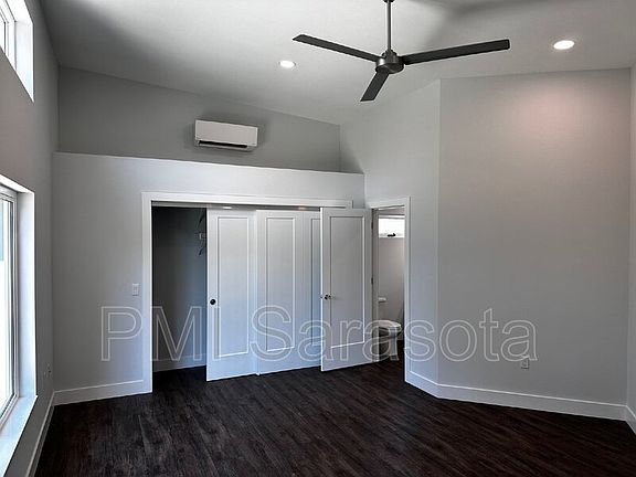 4th image of 1143 Myrtle St
