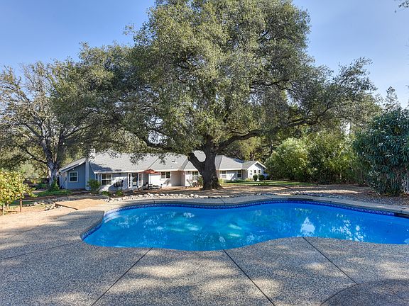 2nd image of 2768 Tam O Shanter Dr