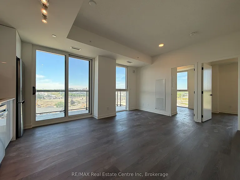33 Erie Ave #901 — Photo 9