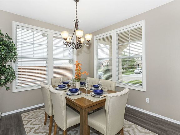 5th image of 765 N Valley View Dr