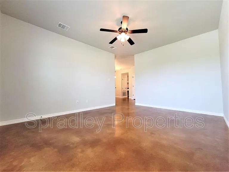 206 Juniper Dr #B — Photo 3