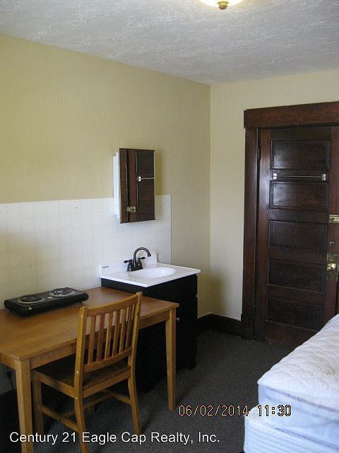 2nd image of 1607 6th St APT 3
