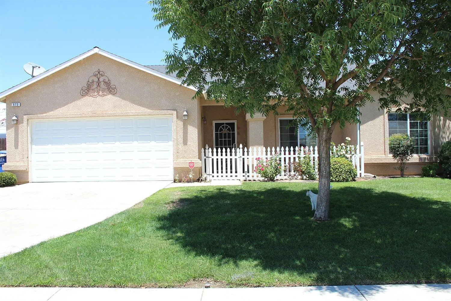 573 W Mariposa St photo 1