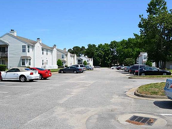 2nd image of 1733 Rock Bridge Mews #B