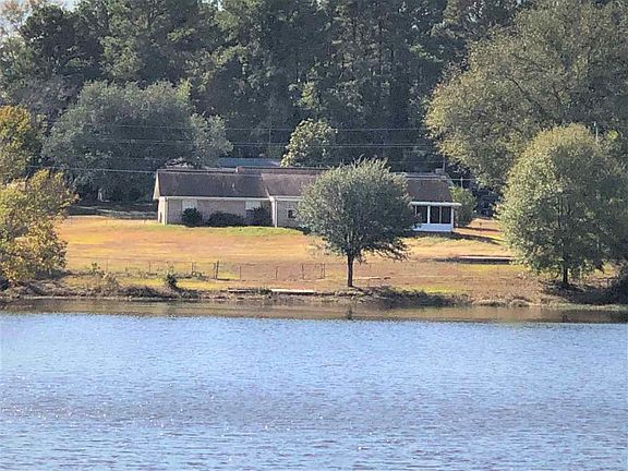 4th image of 41 S Valley Dr