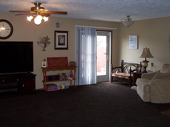 4th image of 808 S McCabe Ave