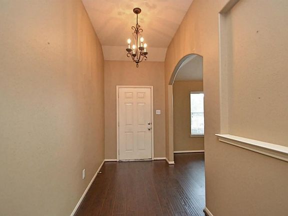 5th image of 2211 Falcon Knoll Ln