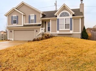 16351 Warwick St, Olathe, KS 66062