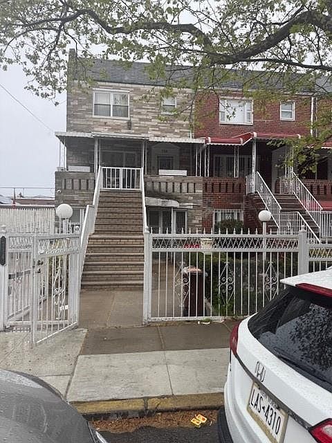 1st image of 714 E 95th St
