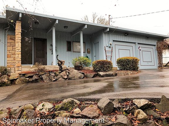 2nd image of 2735 Vista Pl W