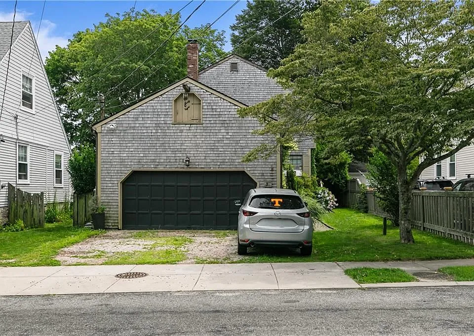 38 Harrison Ave #2