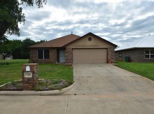 108 Chisolm Trail Ct, Springtown, TX 76082