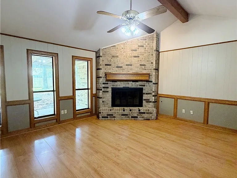 2706 Red Hill Dr — Photo 3