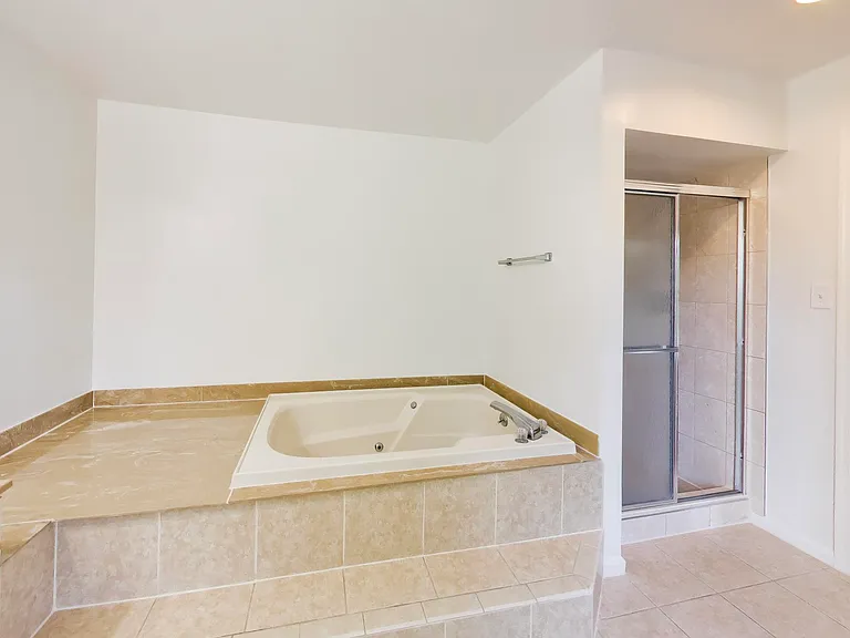 12015 Montrose Village Ter — Photo 23