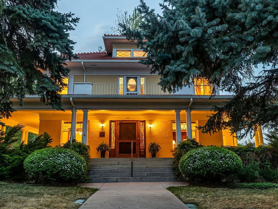1st image of 858 3rd Ave