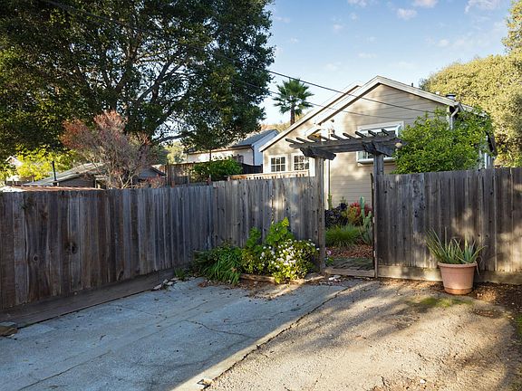This house sits at the rear of the property, 2 car parking.