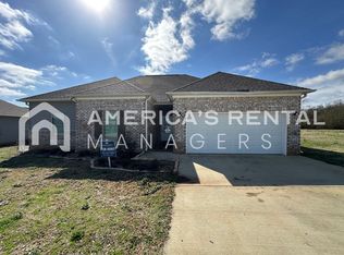 125 Keswick Dr, Eastaboga, AL 36260
