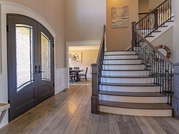 3rd image of 8660 Angel Dr
